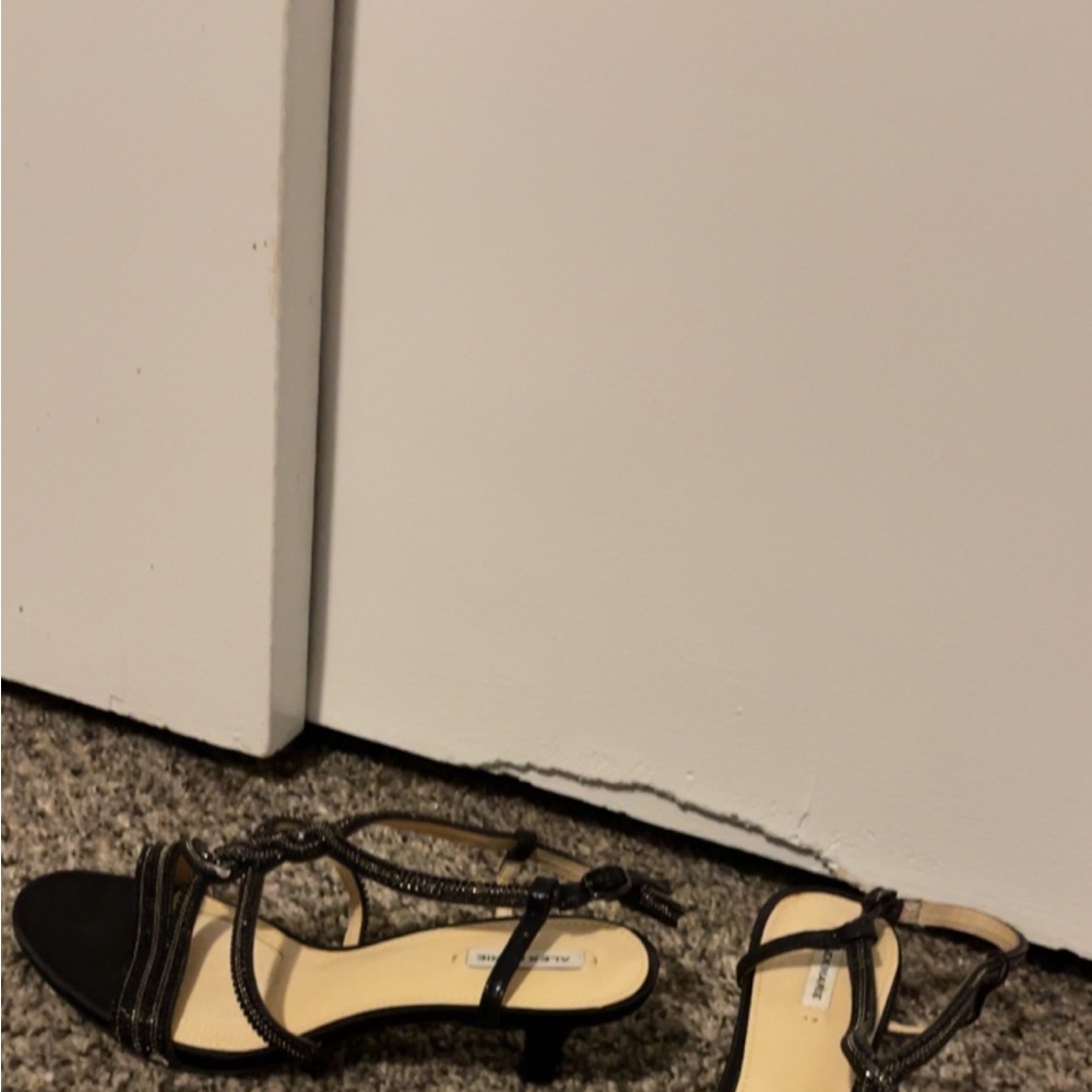 Alex Marie pumps